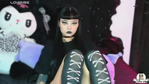   online show from April 13, 10:03 pm