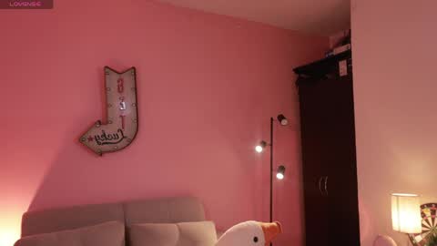 lilithrose_2 online show from April 9, 2:45 pm