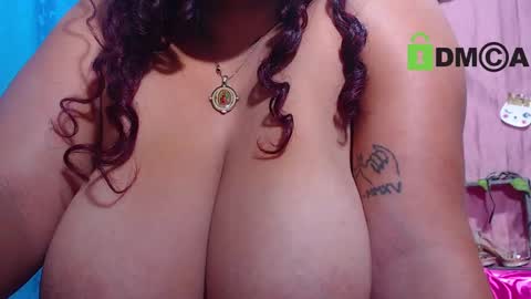 Snapshot of lilits_boobs chatting on January 2, 7:44 am liliana online show from January 2, 7:44 am