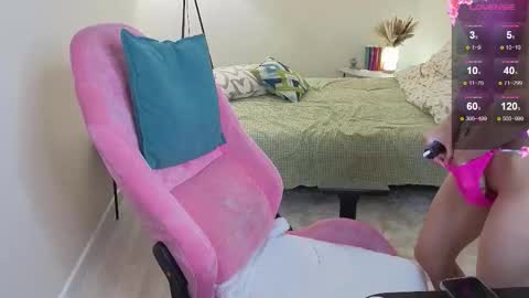 Snapshot of lill_mary chatting on October 21, 2:27 am Maria online show from October 21, 2:27 am