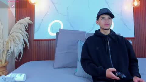 lillian_lee1 online show from April 21, 4:47 pm