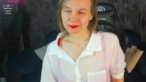 lillian_white1 online show from March 29, 1:18 am