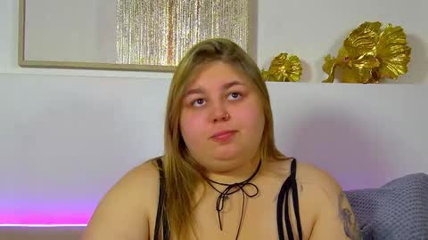 LillianHaig online show from November 5, 7:05 pm