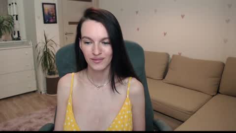 lilliyves online show from July 10, 10:14 pm