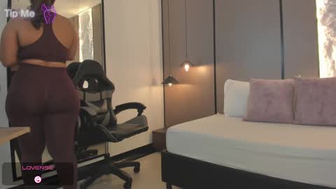 L I L L Y online show from November 17, 12:41 pm