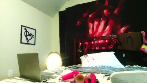 Lilmomma 69  online show from June 15, 4:59 am