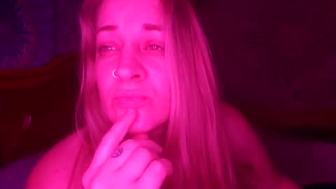 Whos that gurl online show from January 22, 7:25 am