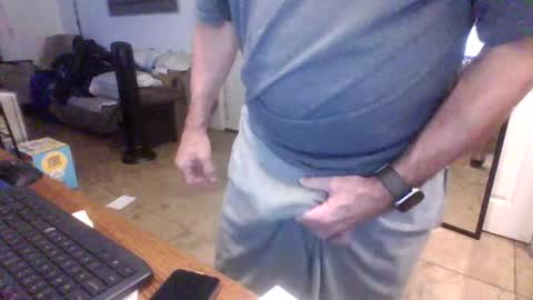 lilpackage69 online show from January 7, 4:50 am