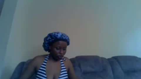 lilpretty16 online show from June 5, 8:31 am