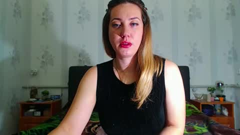 lilu_cute25 online show from March 19, 10:36 pm