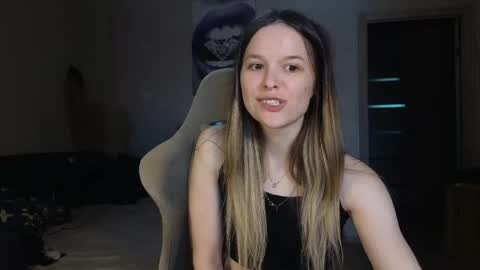 lily_and_jake online show from May 18, 9:15 am