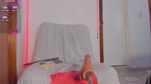   online show from December 3, 7:14 pm