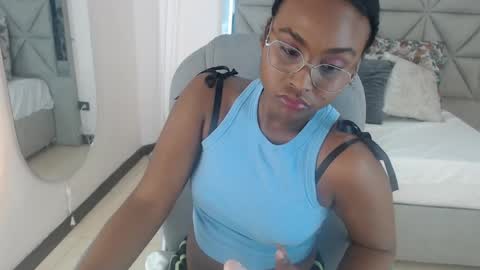 lily_mendoza online show from June 9, 8:08 pm