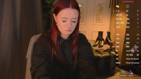 Lily online show from April 4, 2:02 pm