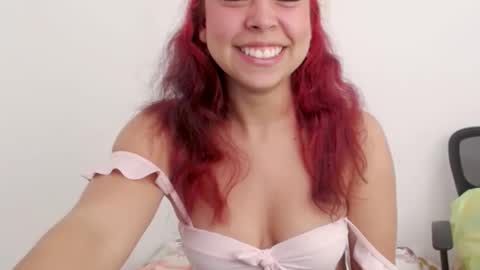 Lily Roberts online show from December 21, 3:29 pm