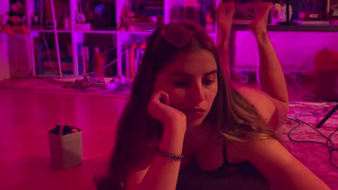 Lily online show from November 24, 3:33 pm