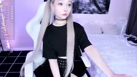 Lily online show from June 18, 12:38 am
