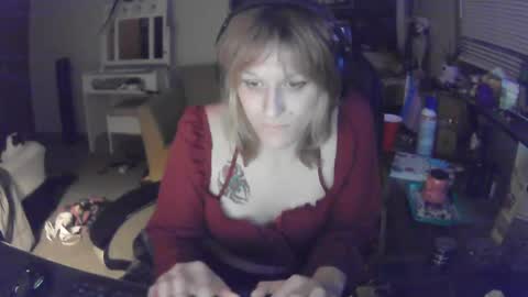 lilybvixen online show from October 6, 5:14 am