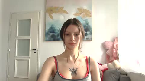 lilycandy_ online show from April 14, 10:40 am