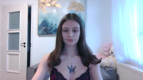 lilycandy_ online show from March 26, 3:28 pm