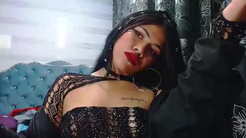 lilyjamesx online show from February 20, 1:36 am