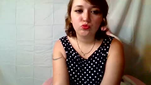 lily online show from June 22, 6:48 pm