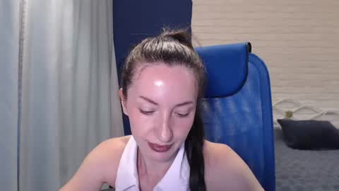 Lily online show from July 7, 9:24 am