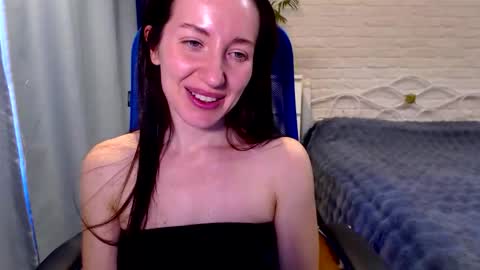 Lily online show from March 25, 9:27 am