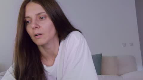 Lily online show from November 5, 2:30 pm