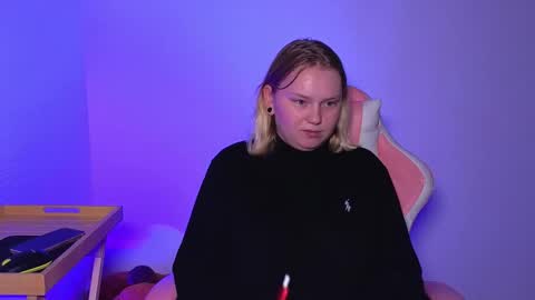 Snapshot of lime_cat chatting on September 28, 12:19 am lime cat online show from September 28, 12:19 am