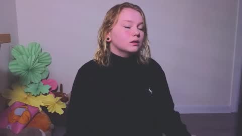 Snapshot of lime_cat chatting on October 9, 1:00 am lime cat online show from October 9, 1:00 am