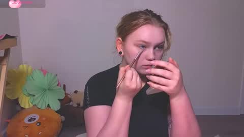 Snapshot of lime_cat chatting on October 5, 12:52 am lime cat online show from October 5, 12:52 am