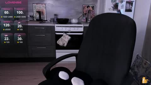 Lina 3  1715622743 online show from February 12, 7:45 am