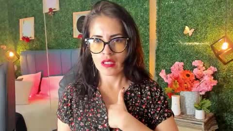 Lina  online show from October 6, 11:50 am