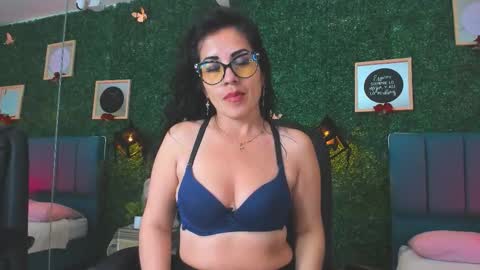 Lina  online show from November 8, 12:30 pm