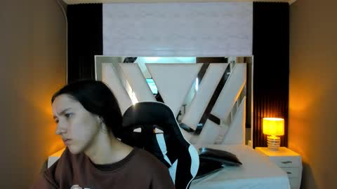  Linda  online show from October 26, 1:12 pm