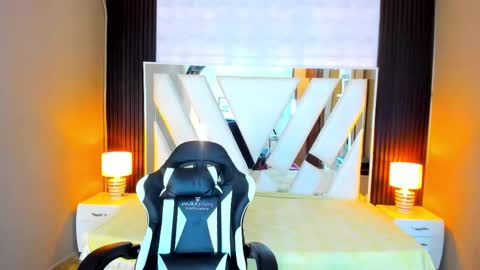  Linda  online show from November 1, 7:13 pm