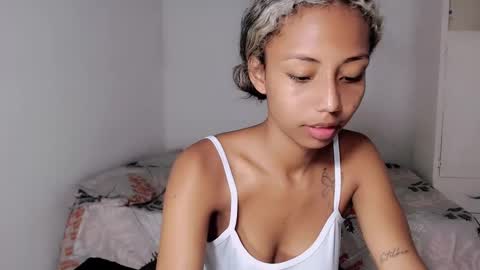 linda brown  online show from March 4, 12:46 pm