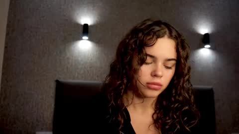 Snapshot of linda_clarsss chatting on October 23, 1:23 pm Linda online show from October 23, 1:23 pm