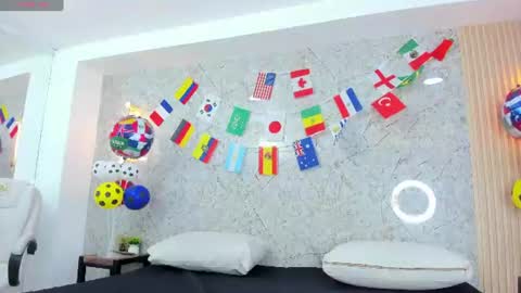  LINDA  online show from June 16, 11:03 am