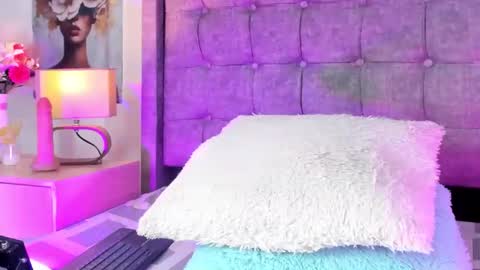 Linda Fosterr online show from May 15, 11:34 pm