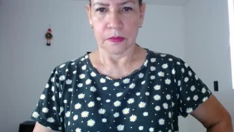 Linda Hanna online show from December 3, 2:51 pm