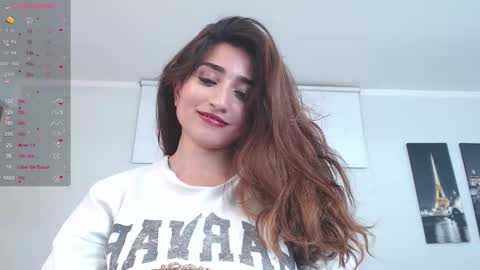 Maria Paula online show from February 4, 12:20 pm