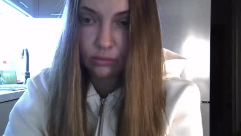Snapshot of lindsisecret chatting on October 15, 6:31 pm Anna online show from October 15, 6:31 pm