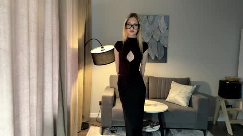 Emma online show from April 5, 9:17 am