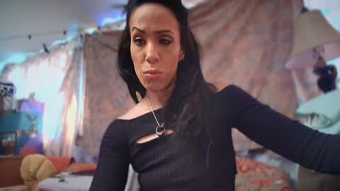 linuxgirlsudosu online show from January 27, 5:04 pm