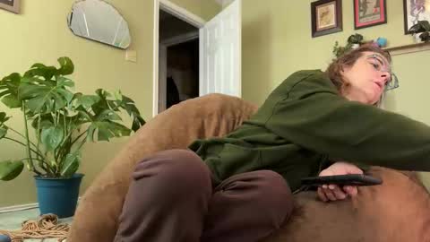 Linzy19 online show from February 3, 4:33 pm