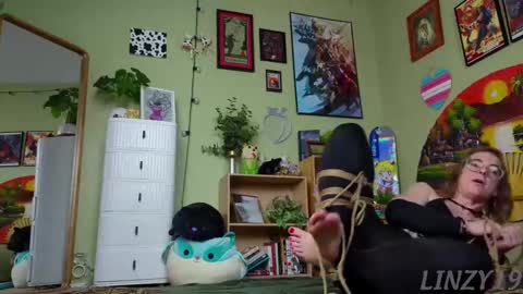 Linzy19 online show from February 21, 4:07 am