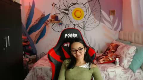 LinzyBaner online show from January 5, 11:01 pm