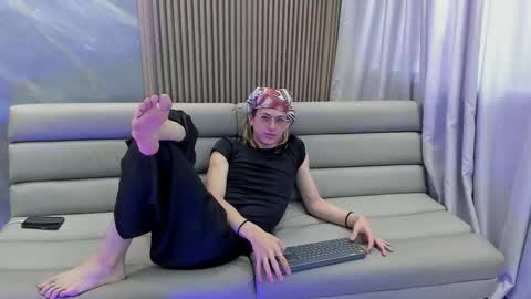 Lior evan online show from November 17, 12:19 pm